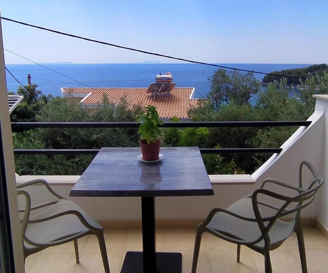 Bel Air Rooms Himare Esterno foto