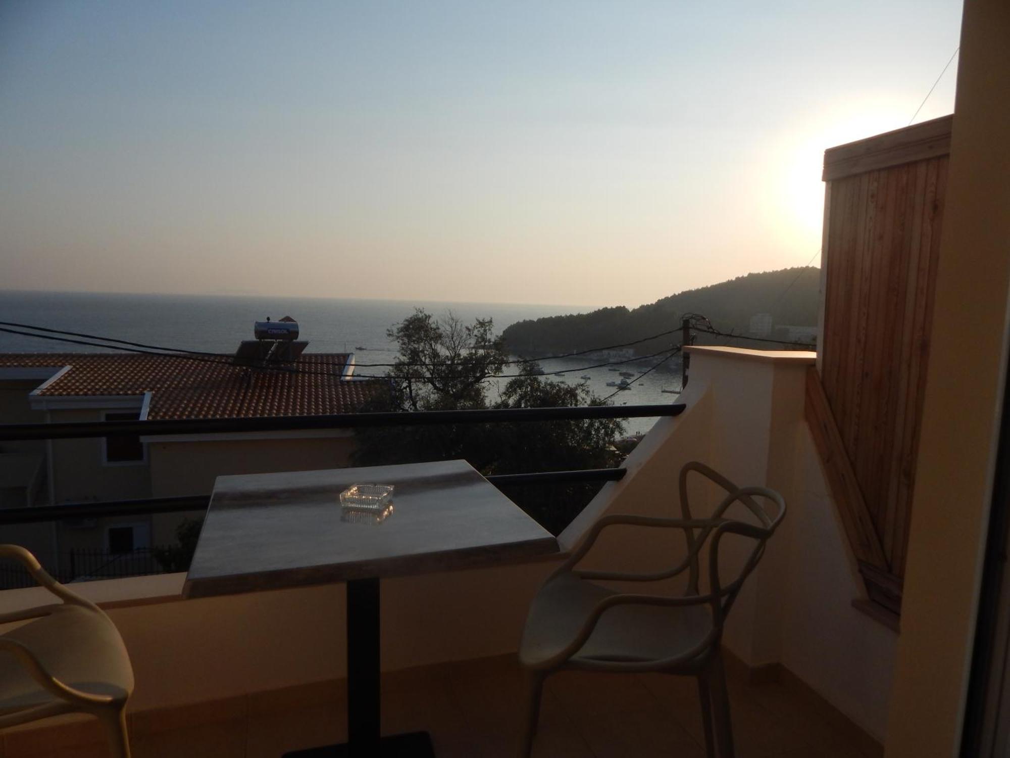 Bel Air Rooms Himare Esterno foto