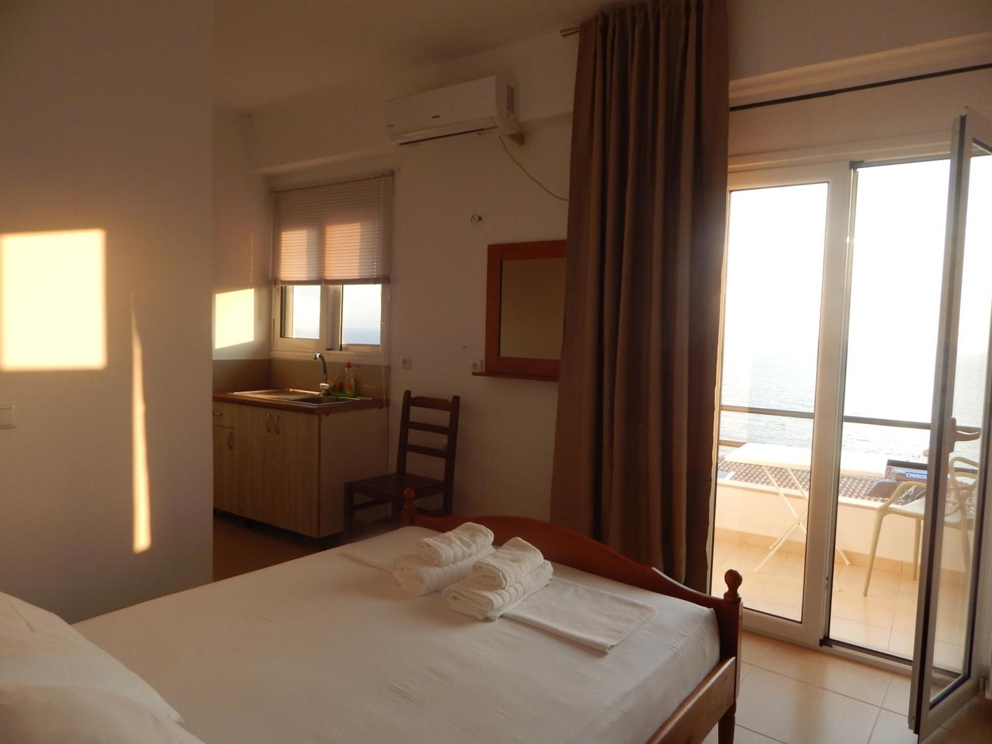 Bel Air Rooms Himare Esterno foto