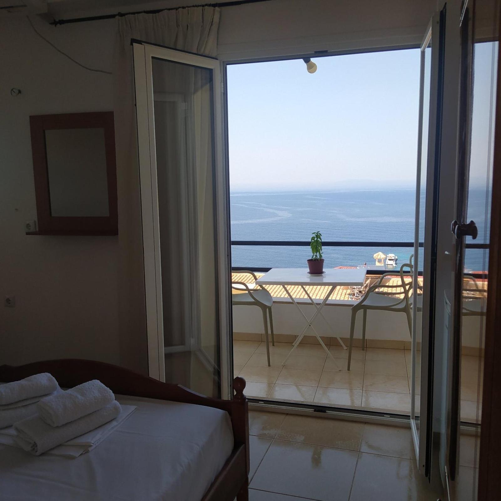 Bel Air Rooms Himare Esterno foto