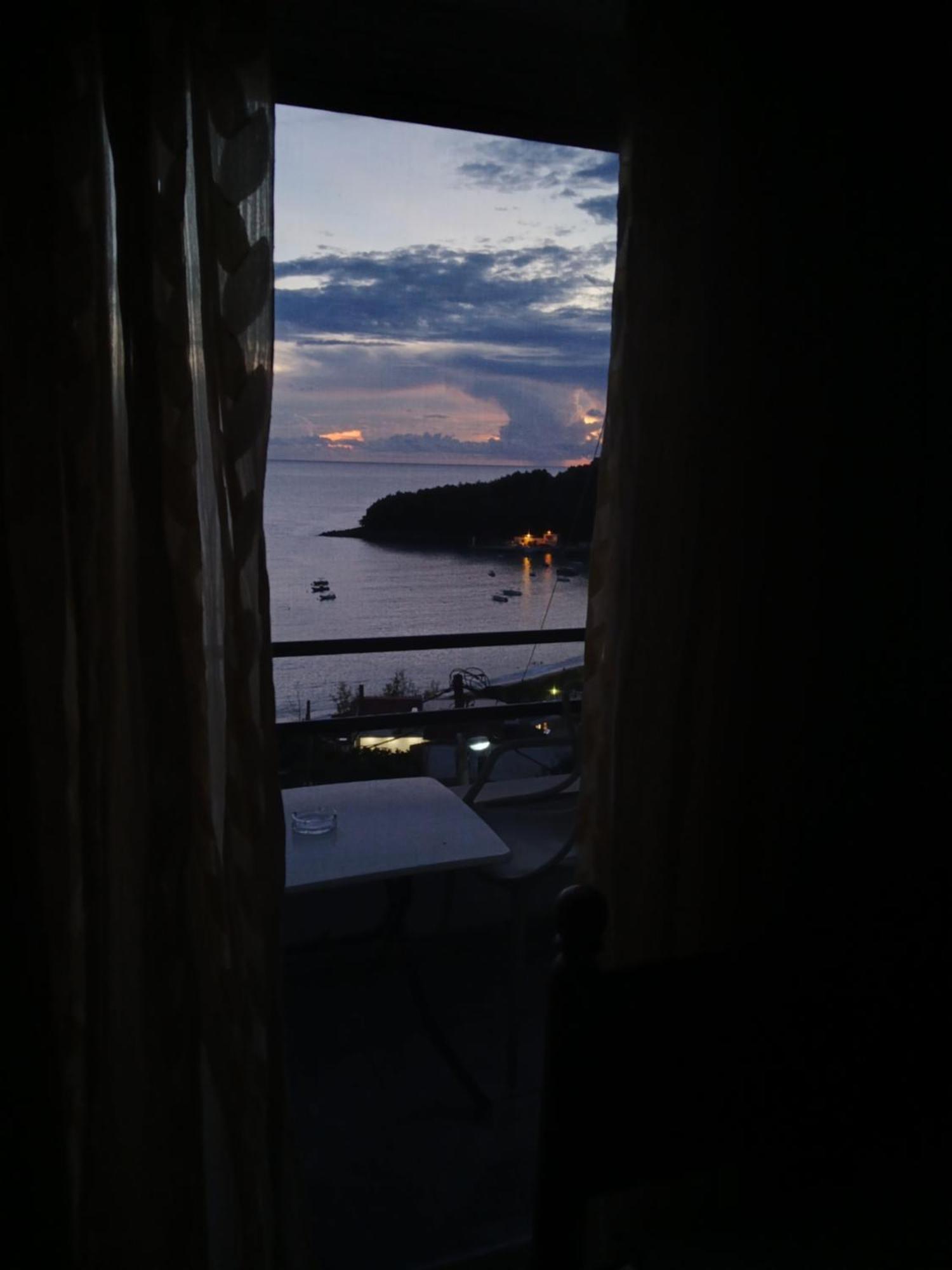 Bel Air Rooms Himare Esterno foto